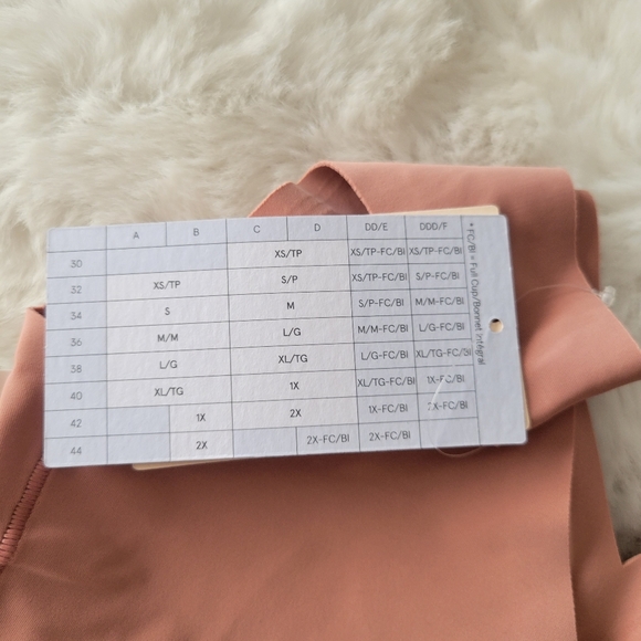 TRUE & CO BRAND NEW BODY LIFT V-NECK FULL CUP BRALETTE SIZE S - Picture 11 of 12